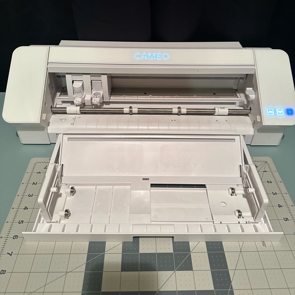 COPY - Silhouette Cameo 4 Cutting Machine